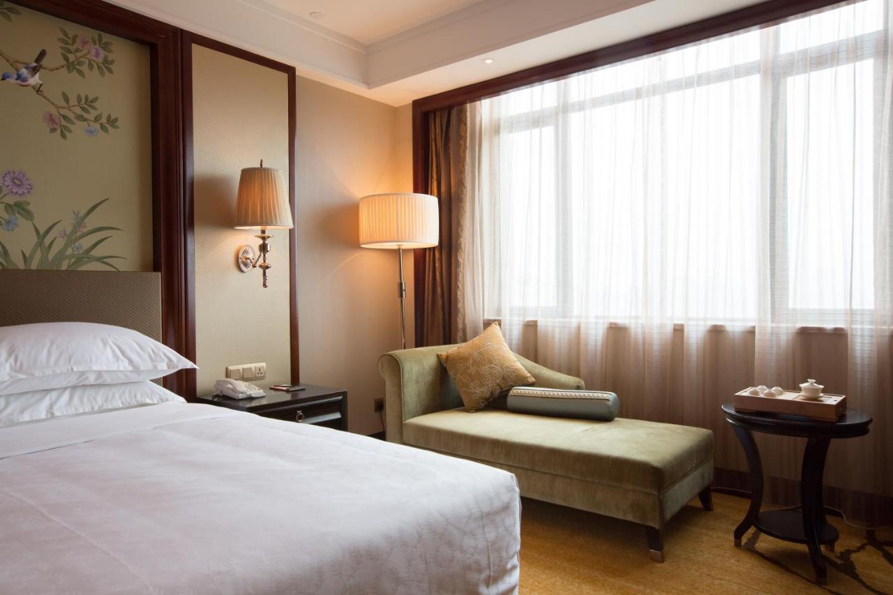 Sheraton Shantou Hotel Exterior photo