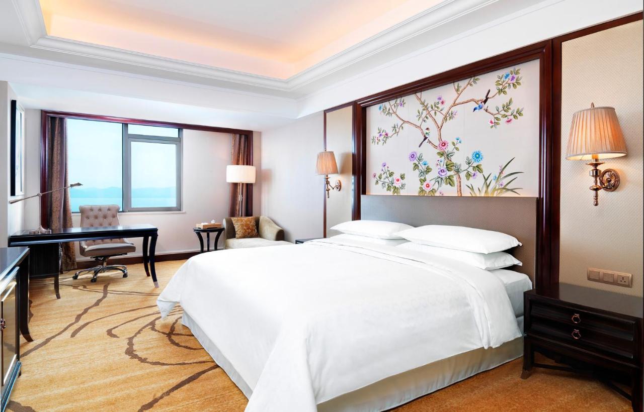 Sheraton Shantou Hotel Exterior photo