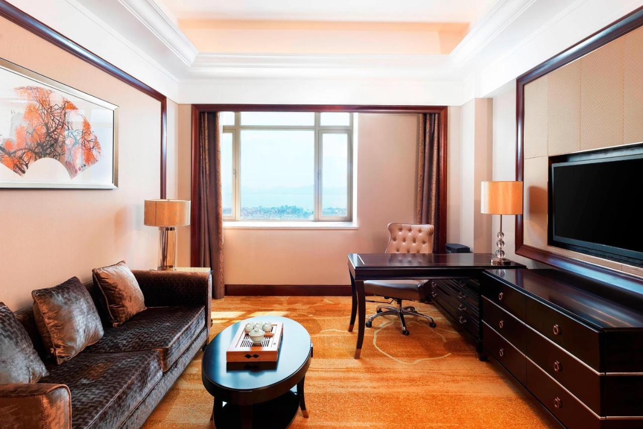 Sheraton Shantou Hotel Exterior photo