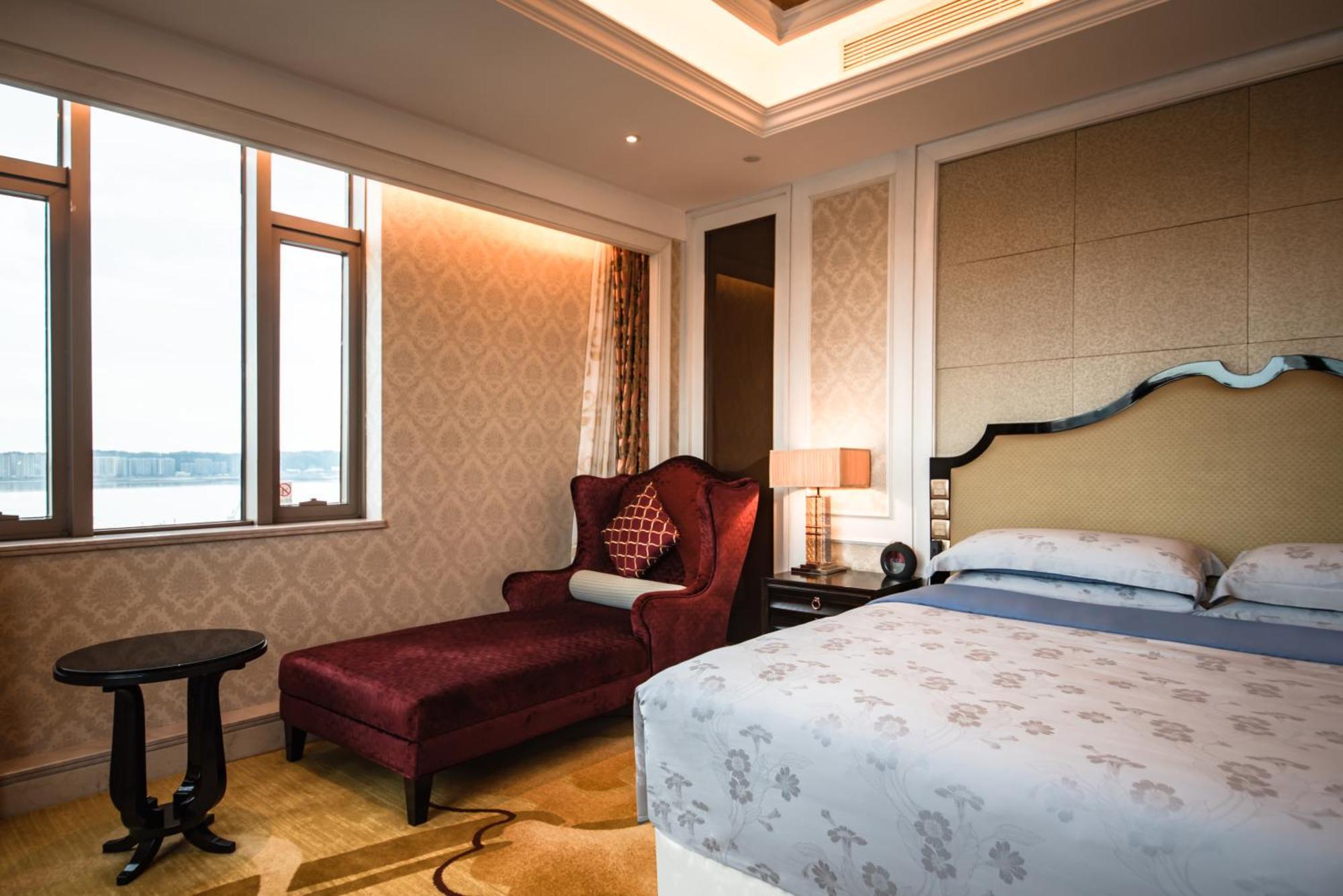 Sheraton Shantou Hotel Exterior photo
