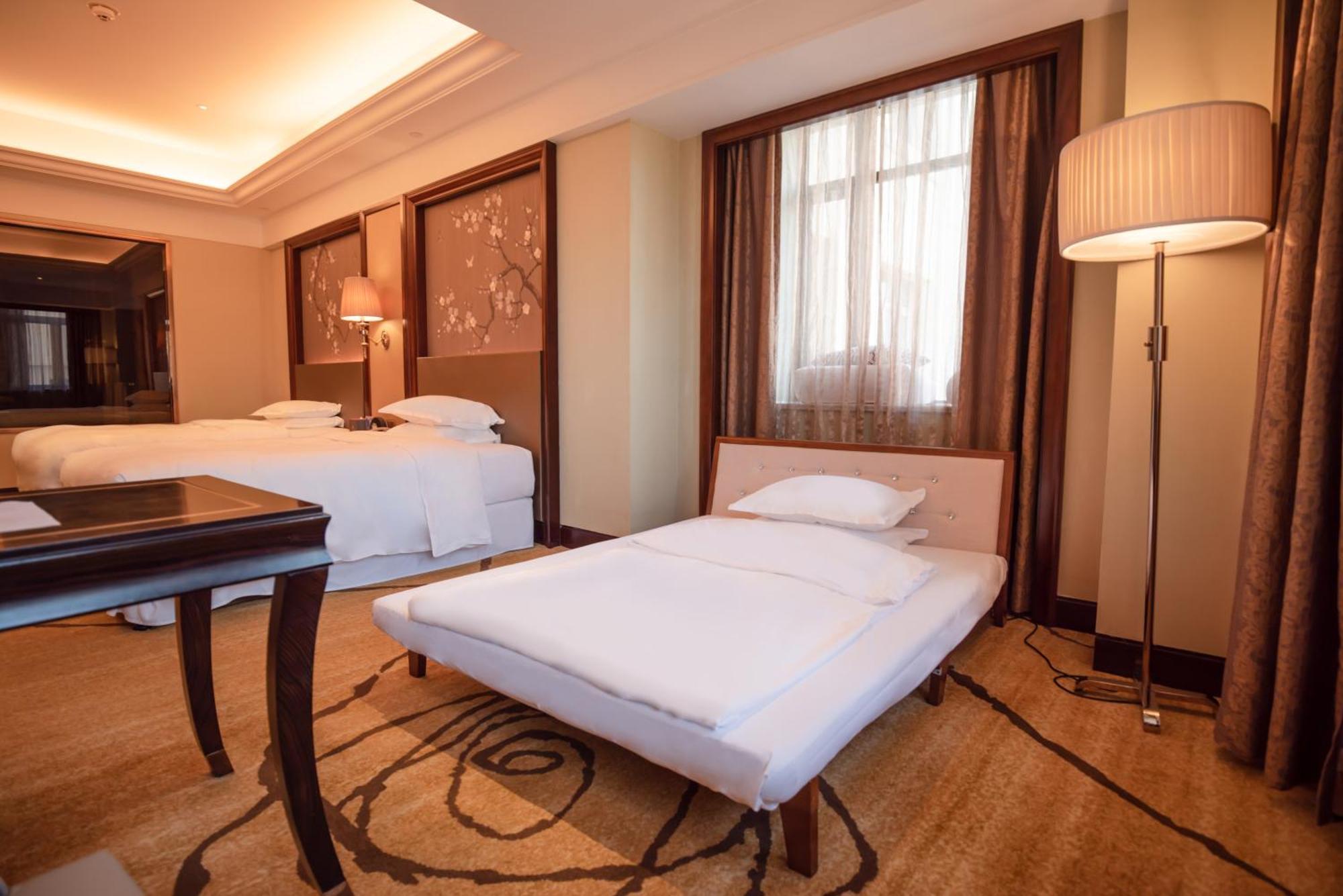Sheraton Shantou Hotel Exterior photo