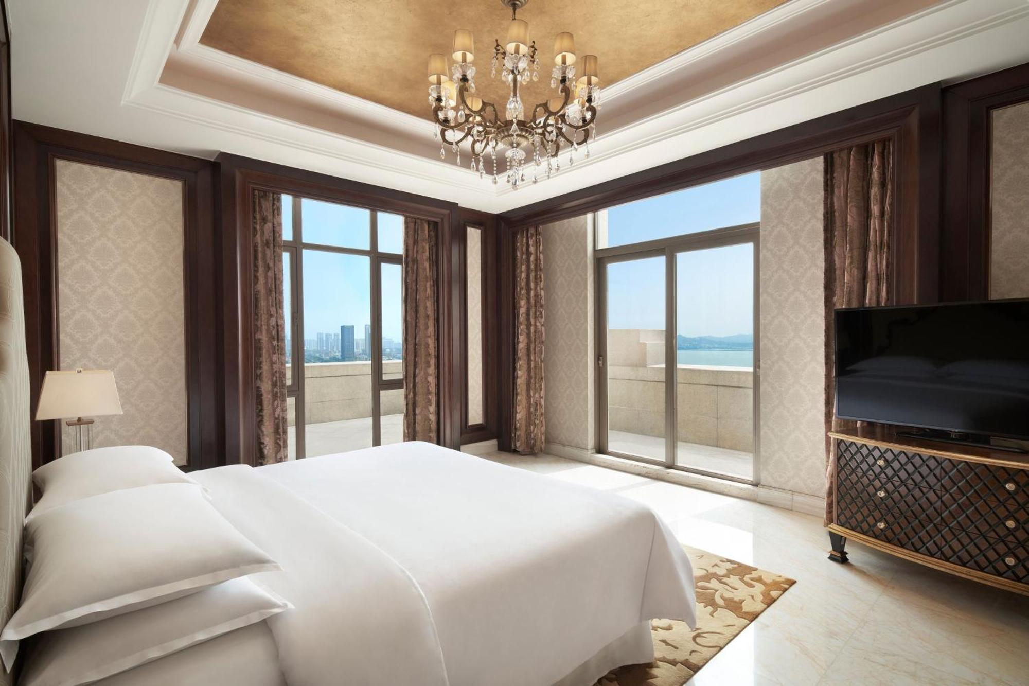 Sheraton Shantou Hotel Exterior photo